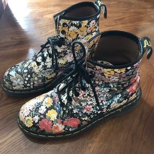 Vintage floral Dr. Martens